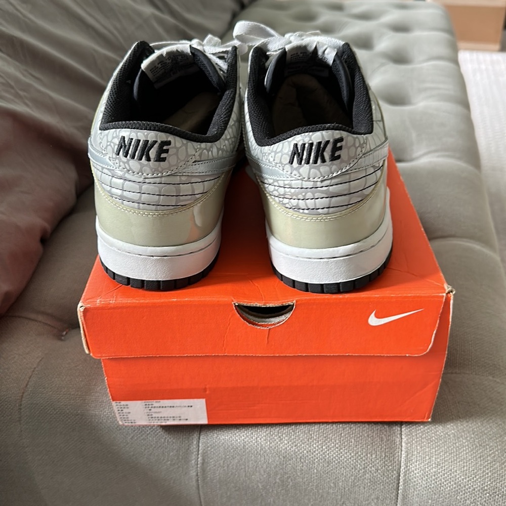 Nike Dunks - Picture 3 of 7